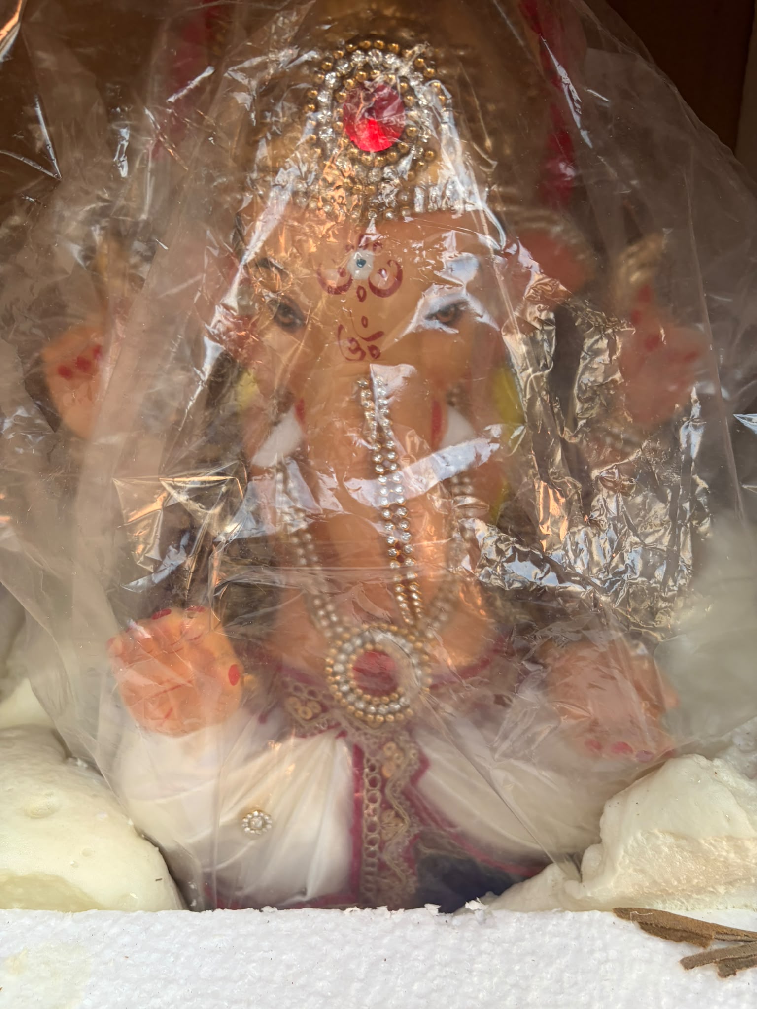 Model 1208 - White Pitambar - Sukhasana