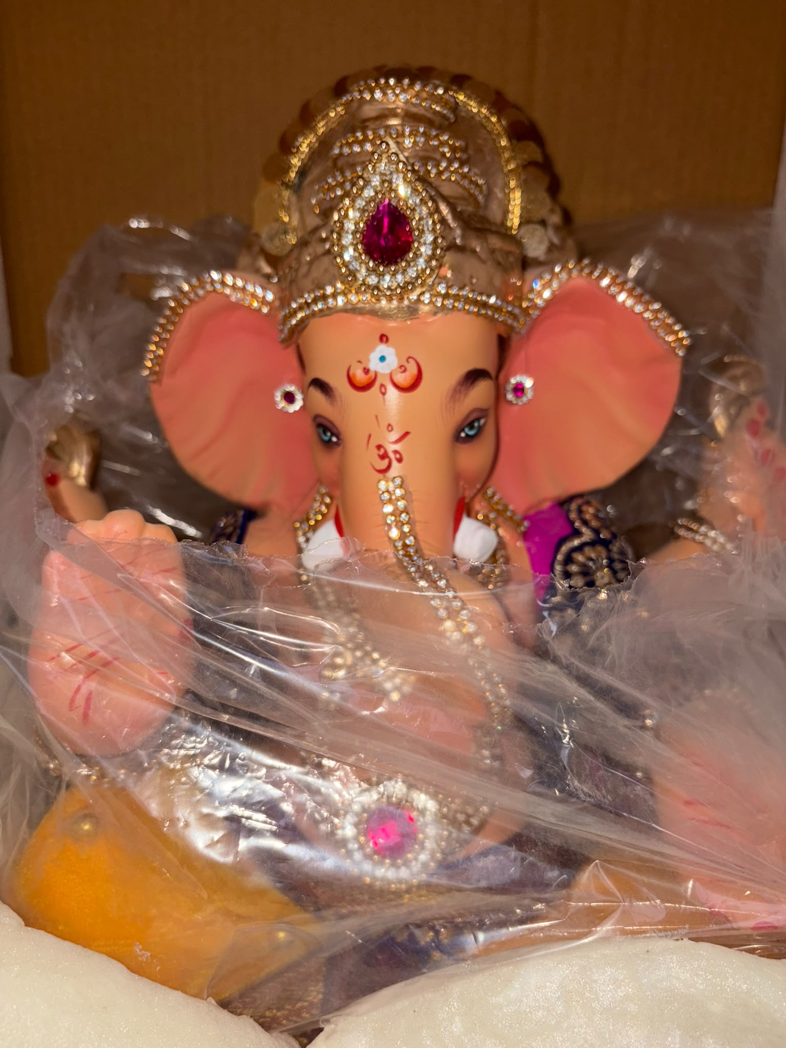 Model 1501 - Dark Pink Pitambar - Sukhasana